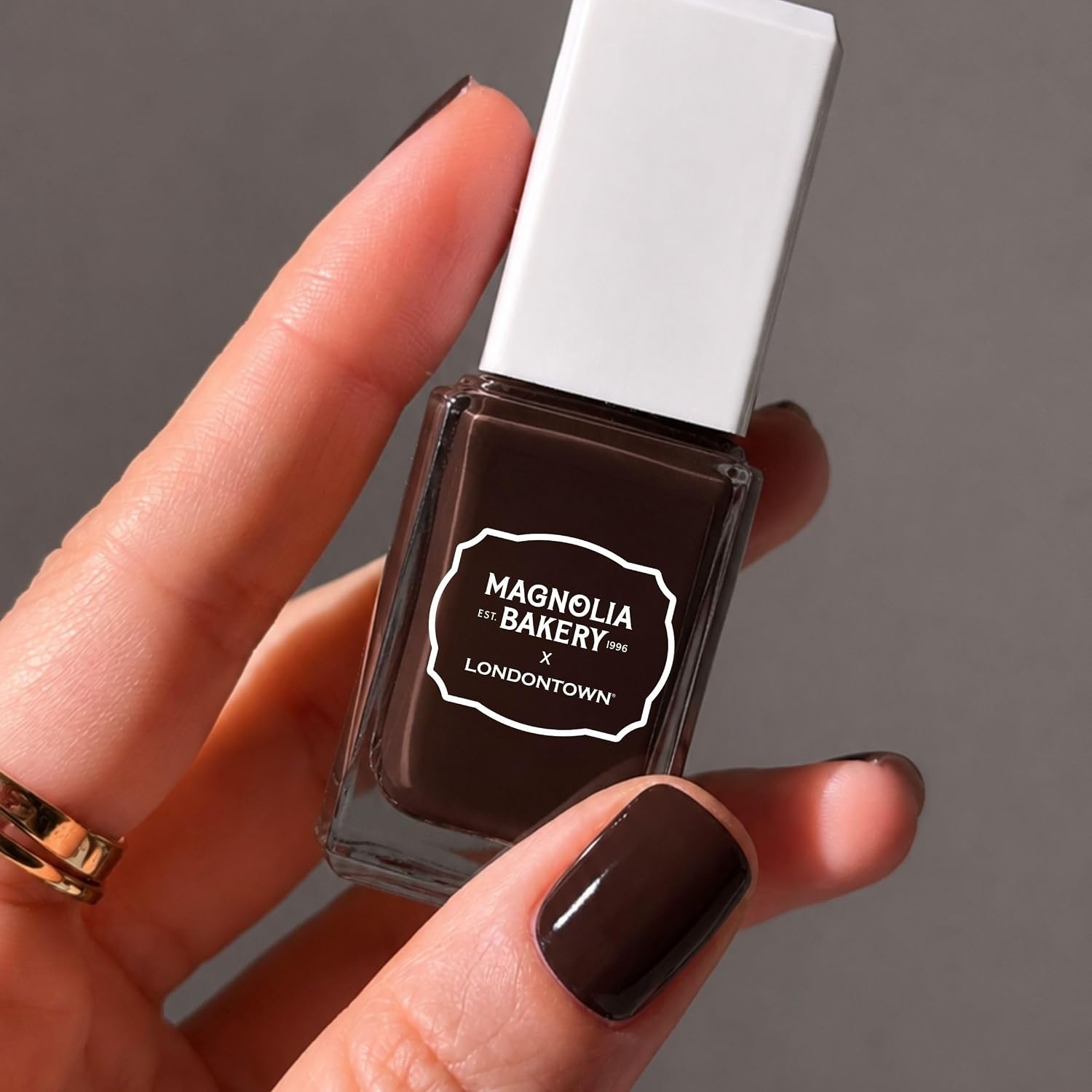 image:imageLONDONTOWN lakur Nail Polish Magnolia Bakery CollectionDouble Fudge