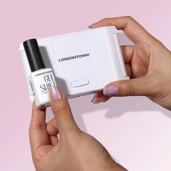 LONDONTOWN HEMA free gel top coat and NailCare